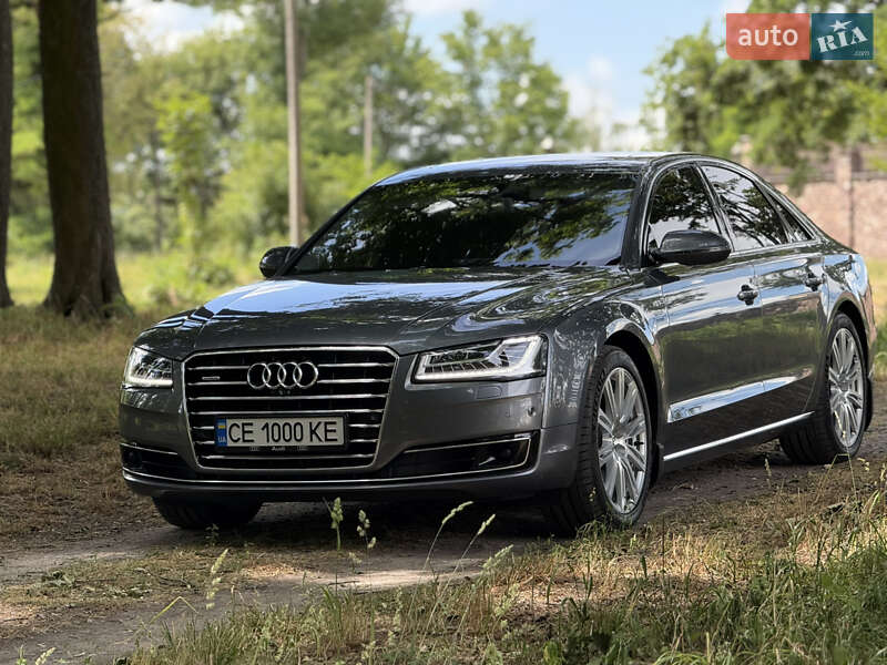 Седан Audi A8 2014 в Звягеле