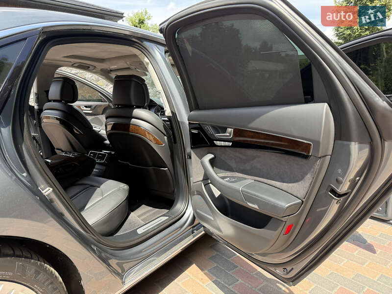 Седан Audi A8 2014 в Звягеле
