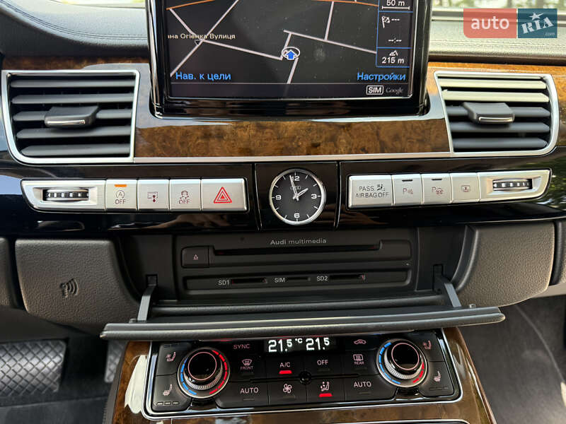 Седан Audi A8 2014 в Звягеле