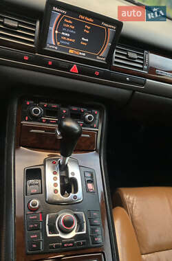 Седан Audi A8 2004 в 