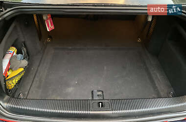 Седан Audi A8 2004 в 