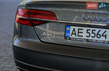 Седан Audi A8 2016 в 