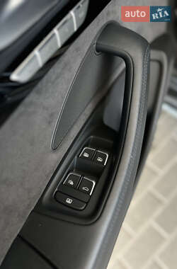 Седан Audi A8 2016 в 