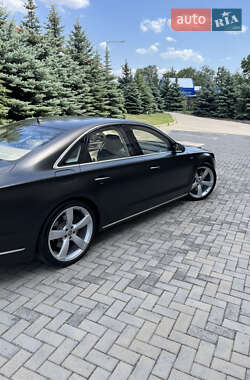 Седан Audi A8 2015 в 