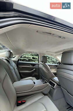Седан Audi A8 2015 в 