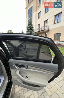 Седан Audi A8 2015 в 