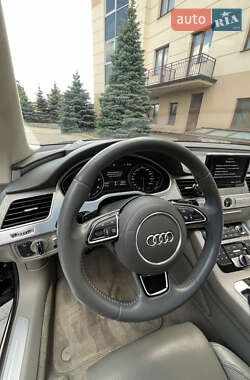 Седан Audi A8 2015 в 