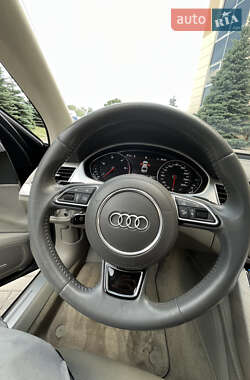 Седан Audi A8 2015 в 