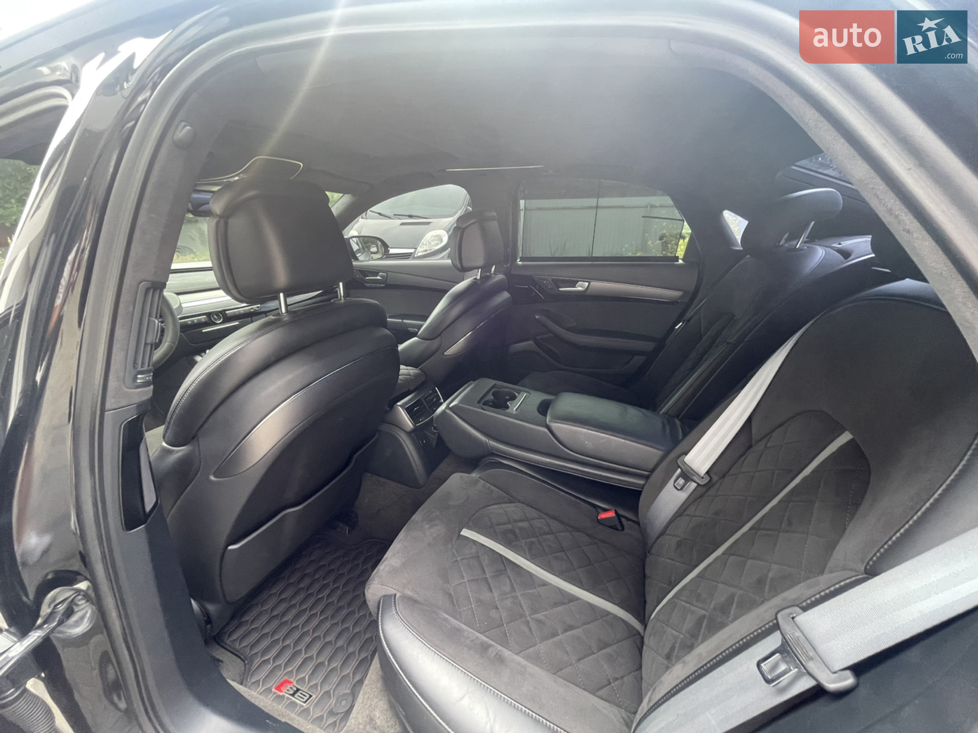 2010 Audi A8 - мініатюра 7