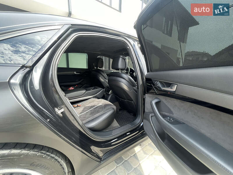 Седан Audi A8 2010 в Києві