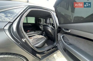 Седан Audi A8 2010 в 