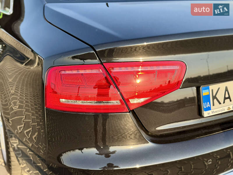 Седан Audi A8 2011 в Миколаєві