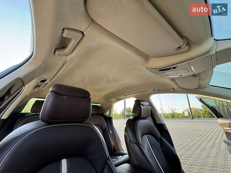 Седан Audi A8 2011 в Миколаєві