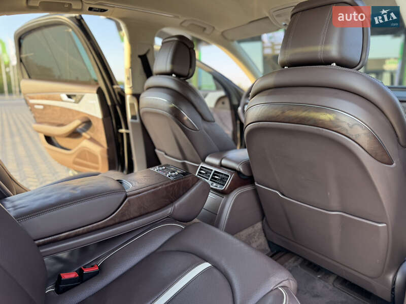 Седан Audi A8 2011 в Миколаєві