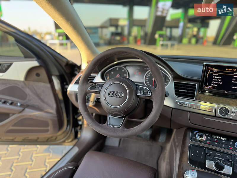 Седан Audi A8 2011 в Миколаєві