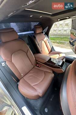 Седан Audi A8 2013 в 