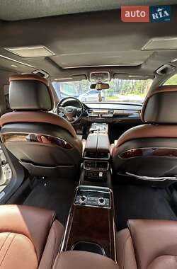 Седан Audi A8 2013 в 