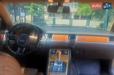 Седан Audi A8 2004 в 
