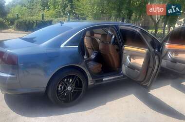 Седан Audi A8 2004 в 