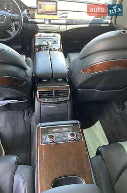 Седан Audi A8 2013 в 