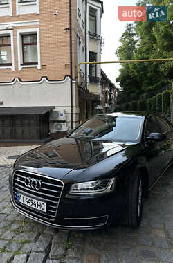 Седан Audi A8 2017 в 