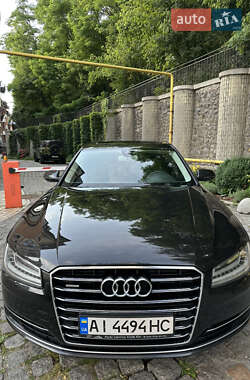 Седан Audi A8 2017 в 