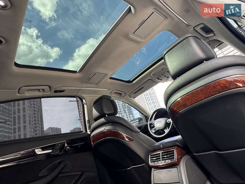 Седан Audi A8 2013 в Києві