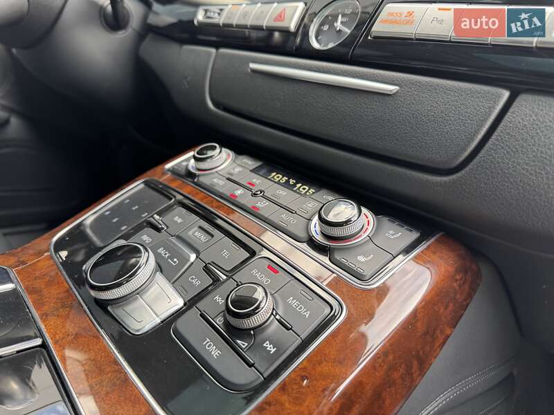Седан Audi A8 2013 в Києві