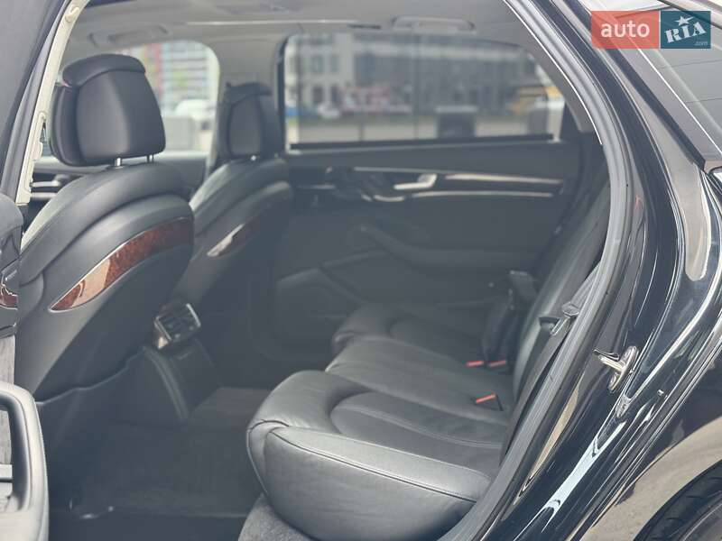 Седан Audi A8 2013 в Києві
