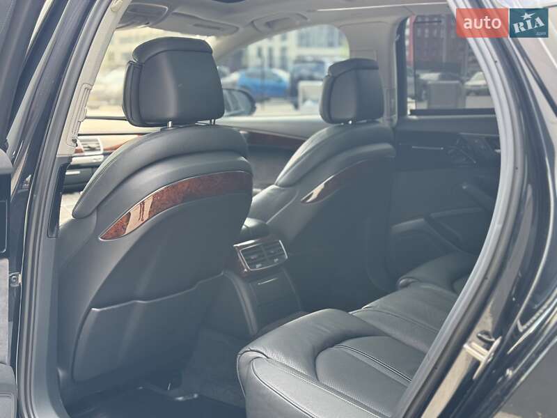 Седан Audi A8 2013 в Києві