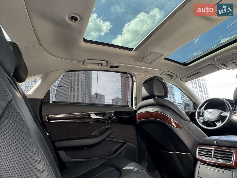 Седан Audi A8 2013 в Києві