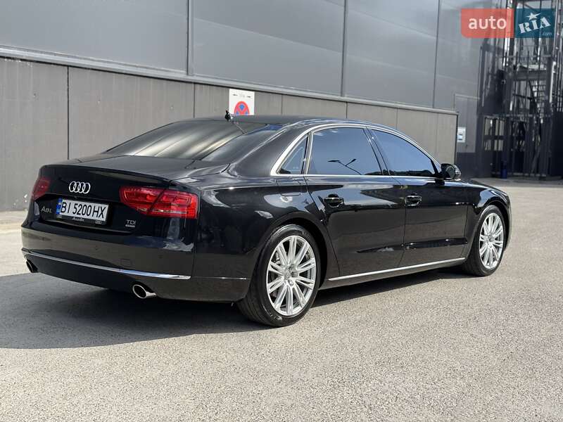 Седан Audi A8 2013 в Києві
