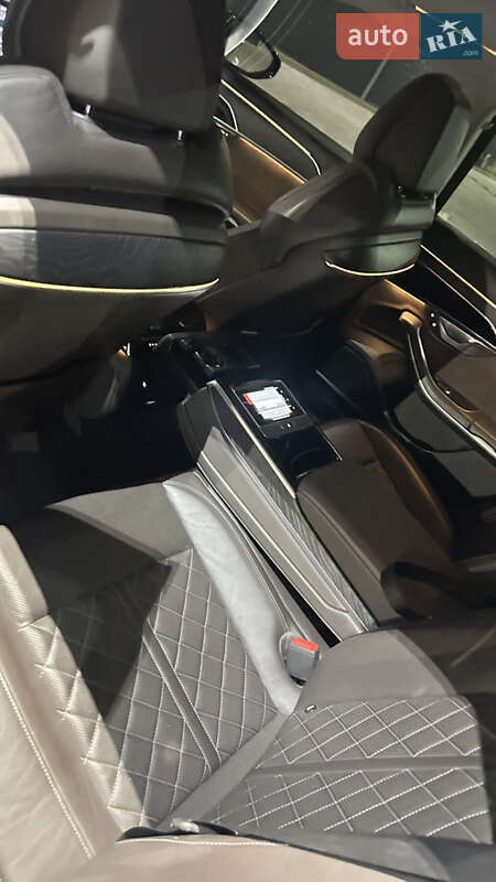 Седан Audi A8 2018 в Мукачевому
