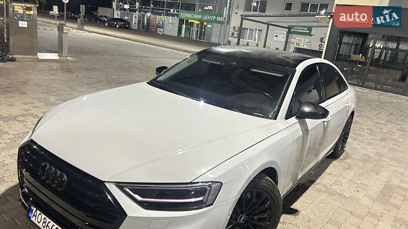 Седан Audi A8 2018 в Мукачевому