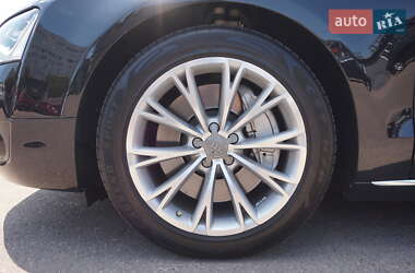 Седан Audi A8 2013 в 