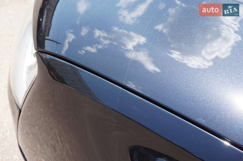 Седан Audi A8 2013 в Одесі