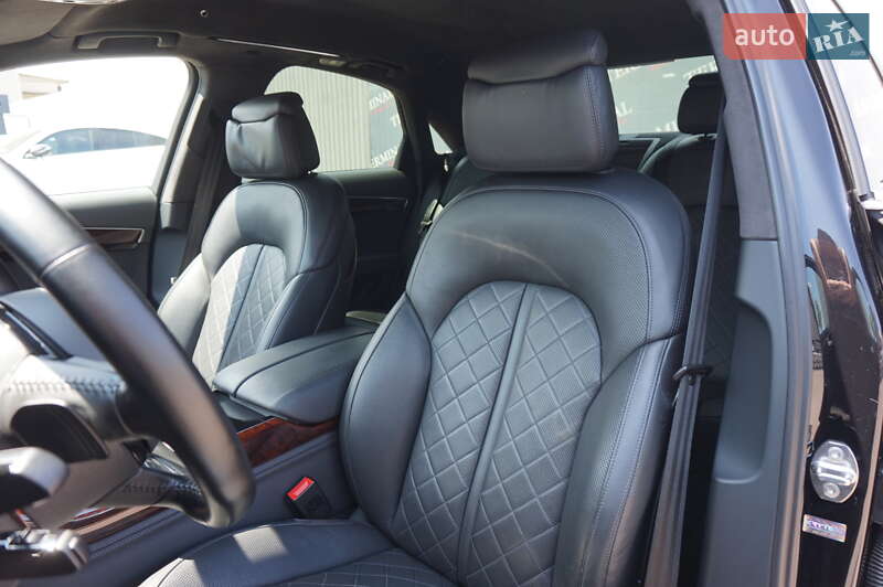 Седан Audi A8 2013 в Одесі