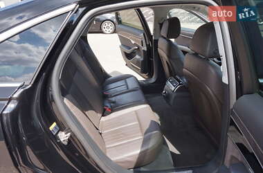 Седан Audi A8 2020 в 