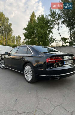 Седан Audi A8 2015 в 