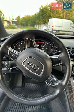 Седан Audi A8 2015 в 
