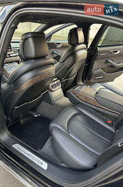 Седан Audi A8 2015 в 