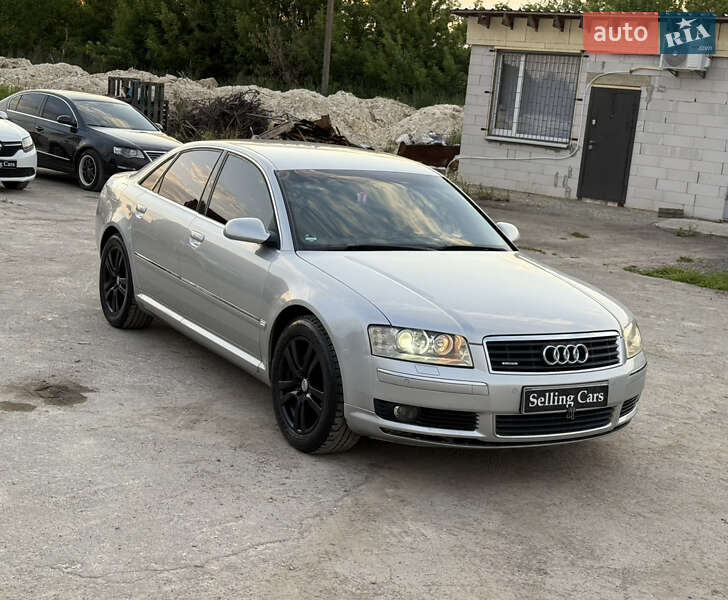 Седан Audi A8 2004 в Рівному
