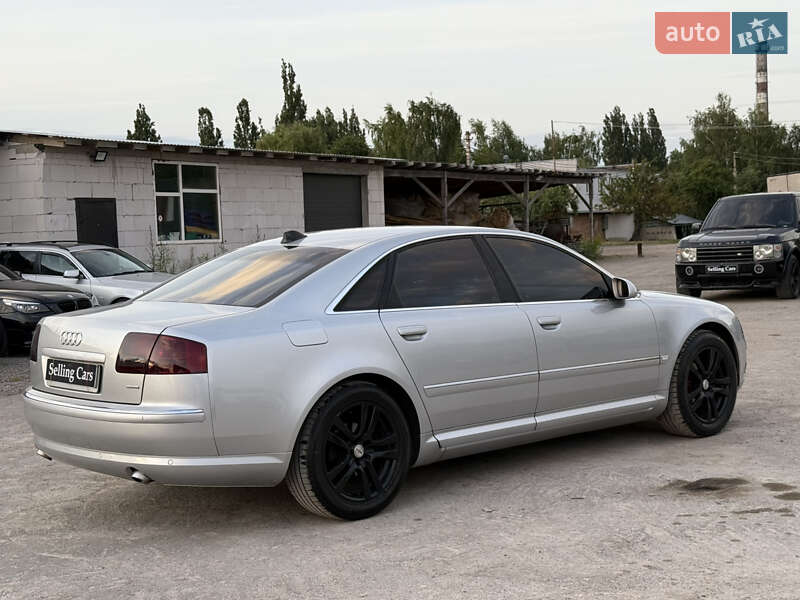 Седан Audi A8 2004 в Рівному