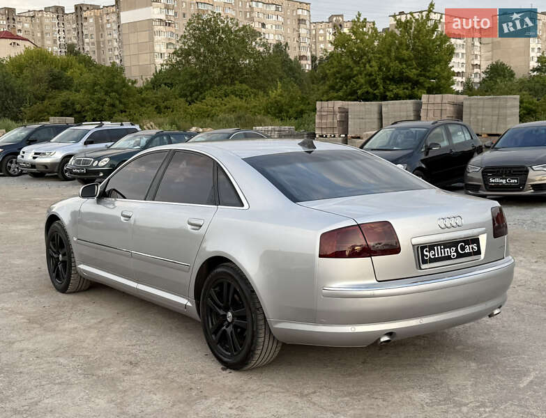 Седан Audi A8 2004 в Рівному