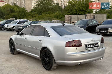 Седан Audi A8 2004 в 