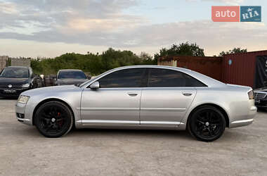 Седан Audi A8 2004 в 