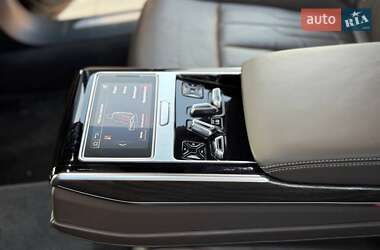 Седан Audi A8 2018 в 