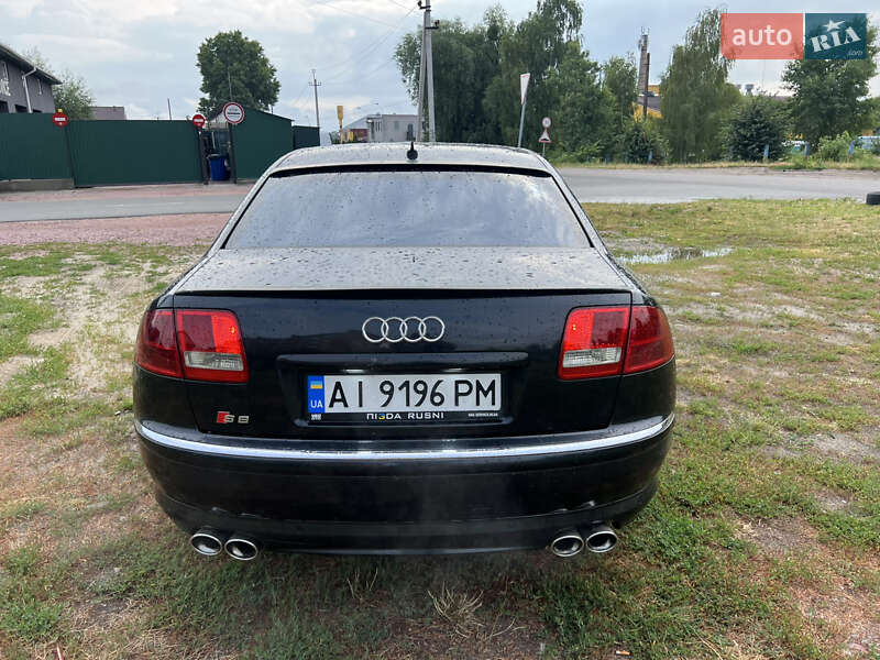 Седан Audi A8 2004 в Киеве