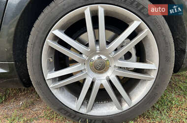 Седан Audi A8 2004 в 