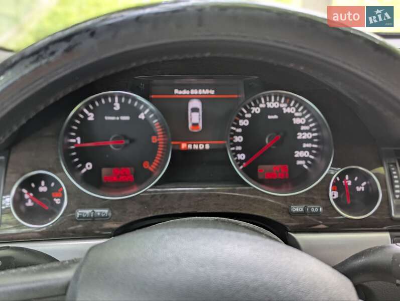 Седан Audi A8 2007 в Самборі